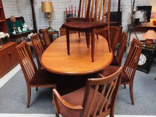 table et chaises en teck vintage années 70 de marque G Plan de provenance anglaise